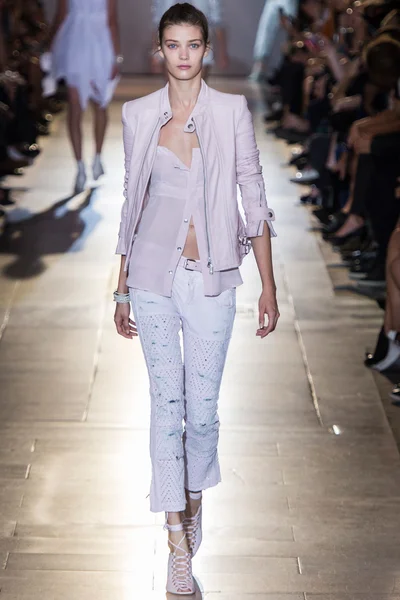 Look 11